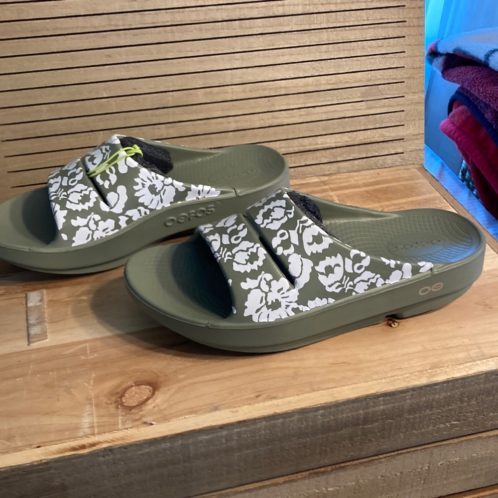 Super cute sandals very comfortable